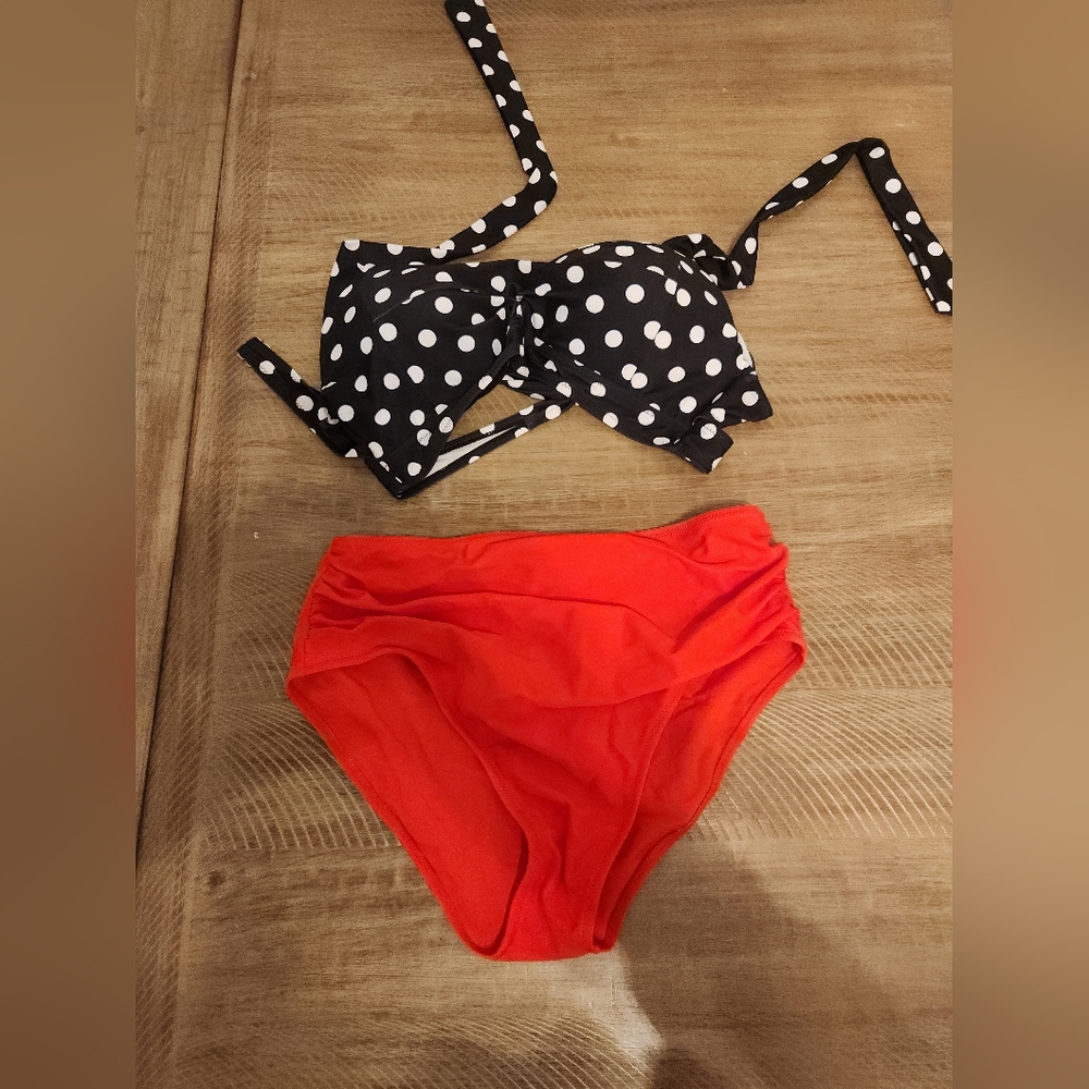 High waisted retro style swimsuit 🩱